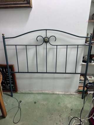 Cabecero de hierro forjado para cama de 1,35