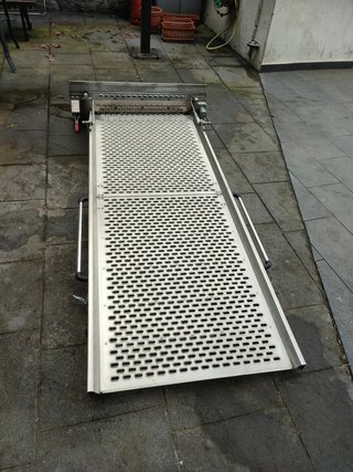 Rampa plegable para movilidad reducida para coches