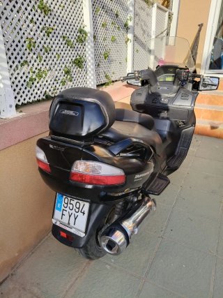 Suzuki Burgman 650 Executive Maxi Scooter