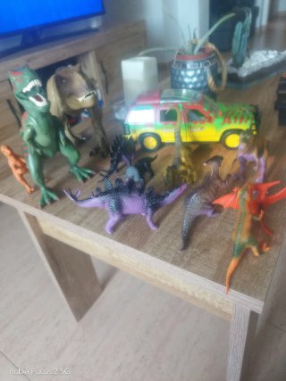 Lote de dinosaurios de juguete