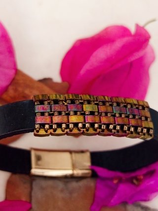 Pulsera cuero y metal estilo