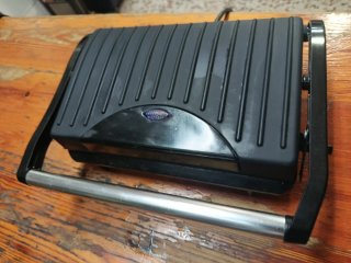 Sandwichera Eléctrica Negra
