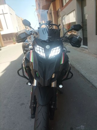 Benelli TRK 502 Adventure Negra