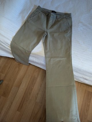 Pantalón Cortefiel.