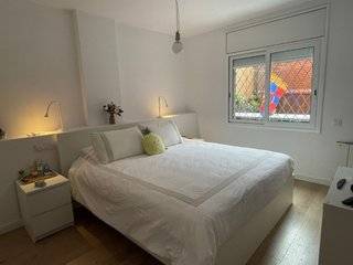 Piso reformado de 100 m² con terraza en Sants