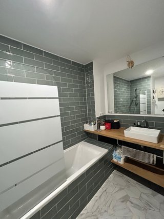 Piso reformado de 100 m² con terraza en Sants
