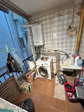Piso reformado de 100 m² con terraza en Sants