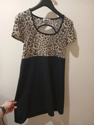 Vestido corto estampado leopardo y negro