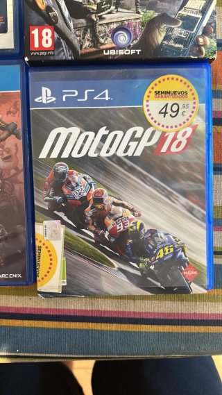 PS4 500GB Nero + Controller + 6 Giochi