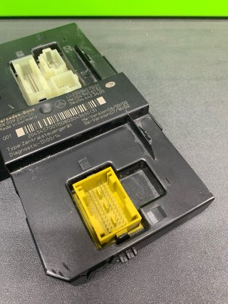 CAJA DE FUSIBLES UNIDAD DE CONTROL MERCEDES BENZ