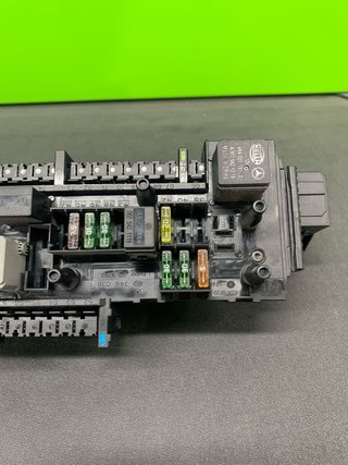 CAJA DE FUSIBLES UNIDAD DE CONTROL MERCEDES BENZ