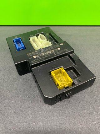 CAJA DE FUSIBLES UNIDAD DE CONTROL MERCEDES BENZ