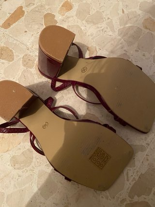 Sandalias de tacón rojas