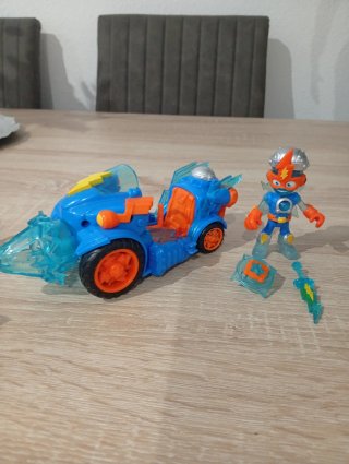 Juguetes de acción y vehículos