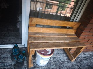 Banco de madera rústico,lo puedo lijar y quedará b