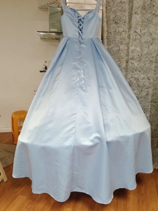 Vestido de fiesta azul y blanc