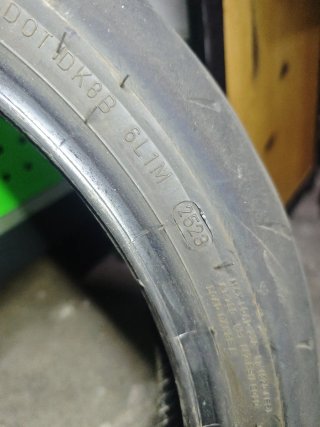 Neumático Dunlop GP Racer D212