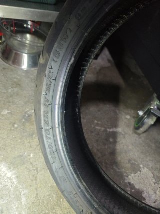 Neumático Dunlop GP Racer D212