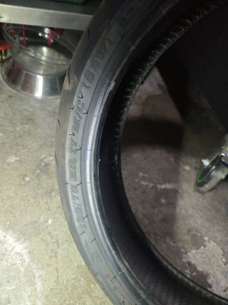 Neumático Dunlop GP Racer D212