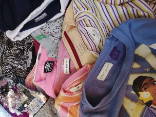 Lote Ropa Niña: 6 Jerseys y 8 Camisetas