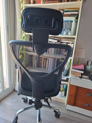 Silla de oficina ergonómica negra