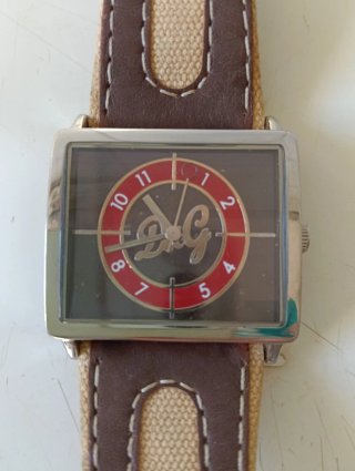 Reloj Dolce Gabanna hombre pila gastada.