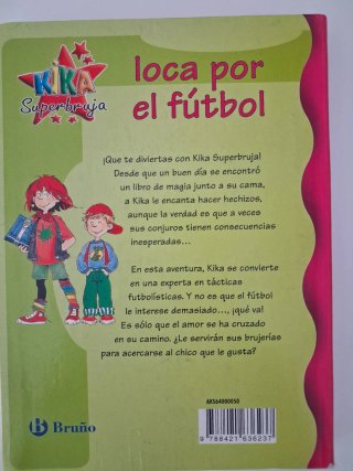 Kika Superbruja, loca por el fútbol