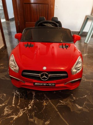 Coche eléctrico infantil rojo