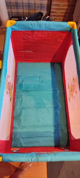 Cuna de viaje plegable