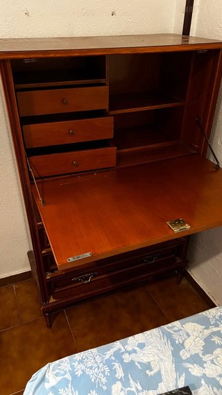 Buró de madera café