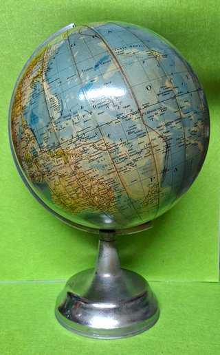 Mappamondo antico da tavolo