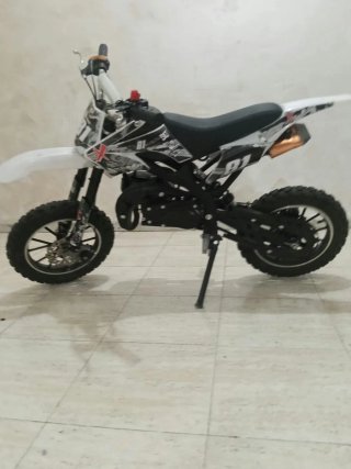 Moto de cross a gasolina