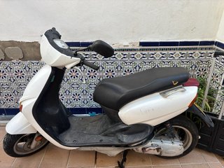 Yamaha Neo's Scooter Blanca