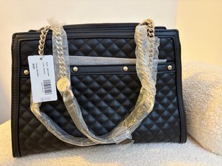 Bolso Guess Negro Acolchado Cadena