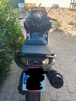 Yamaha TMAX Negra Maxi-Scooter