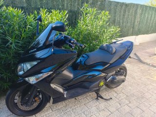 Yamaha TMAX Negra Maxi-Scooter