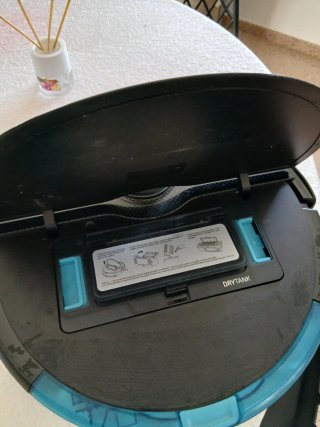 Robot aspirador Conga con base autovaciado .