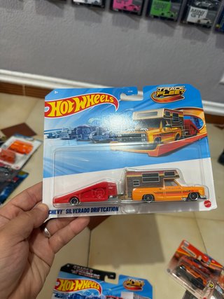 Hot Wheels Chevy Silverado Driftcation