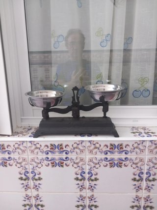 Balanza antigua de cocina