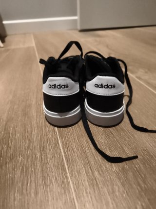 Zapatillas Adidas Negras, nuevas a estrenar.