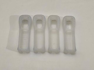 4 custodie per controller Wii