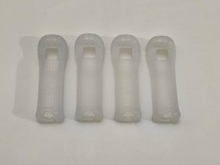 4 custodie per controller Wii