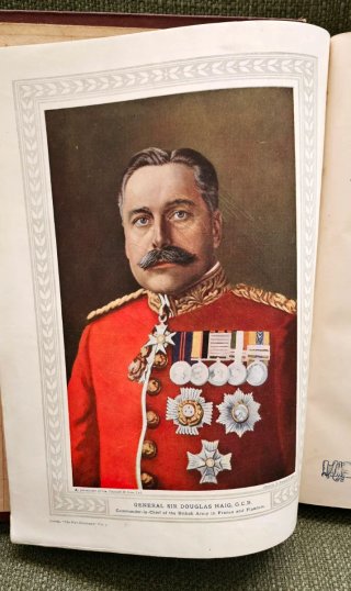 THE WAR ILLUSTRATED: Libro Antiguo