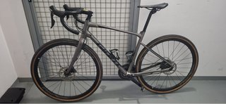 Bicicleta Giant Gravel Gris