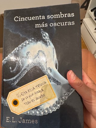 Cincuenta sombras más oscuras