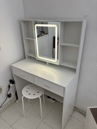 Tocador blanco con espejo LED