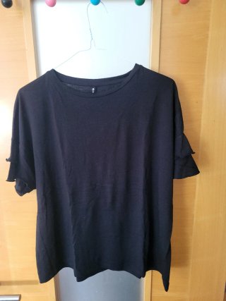 Camiseta Stradivarius negra