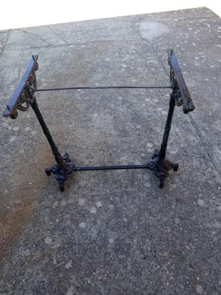 Mesa antigua de fundición