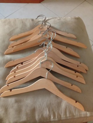 Perchas de madera infantil Ikea