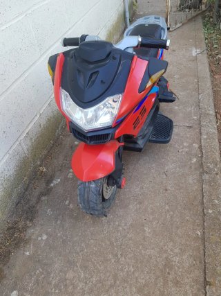 Moto Eléctrica Infantil BMW R1200 Roja